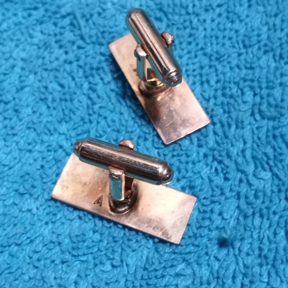 Gold Rectangular Cufflinks Vintage - Picture 2 of 3